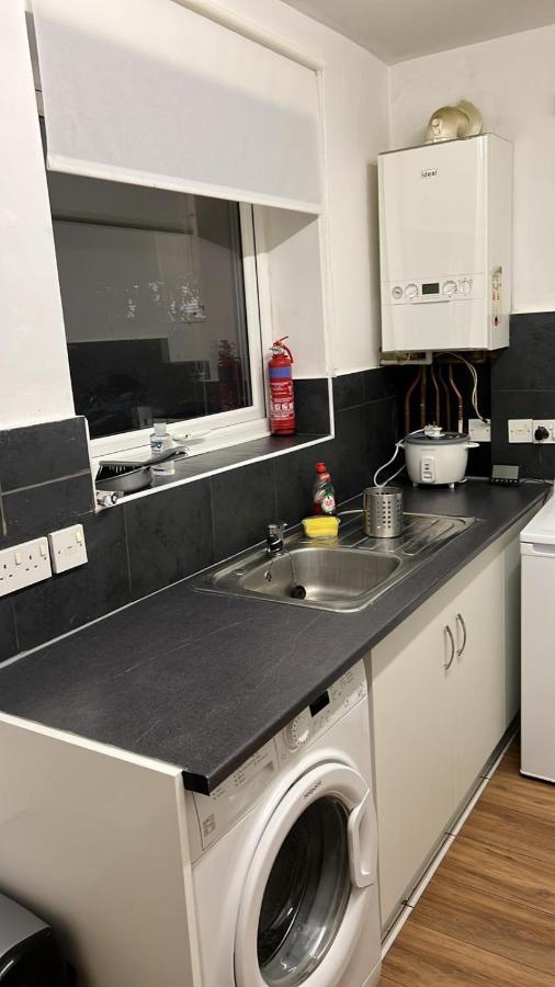 לונדון Smalinz Homes Finchley מראה חיצוני תמונה