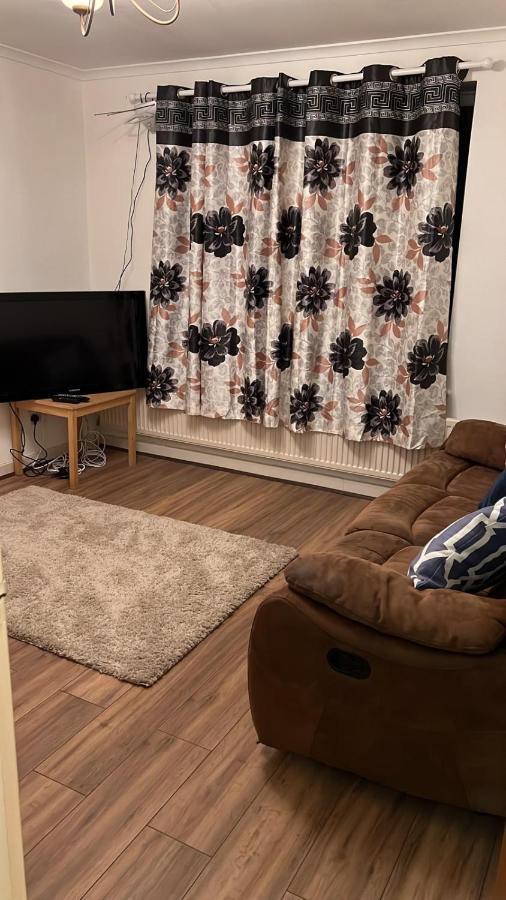לונדון Smalinz Homes Finchley מראה חיצוני תמונה