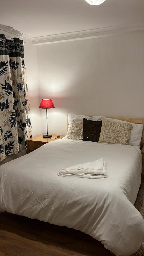לונדון Smalinz Homes Finchley מראה חיצוני תמונה