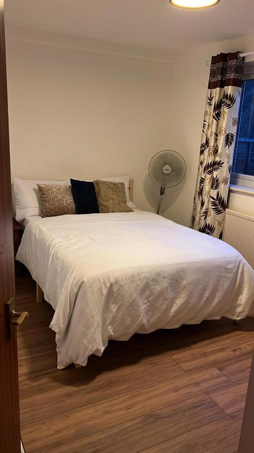 לונדון Smalinz Homes Finchley מראה חיצוני תמונה